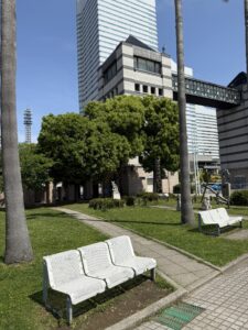日本丸付近で見つけたベンチ