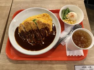 横濱たちばな亭のロースかつオムライス